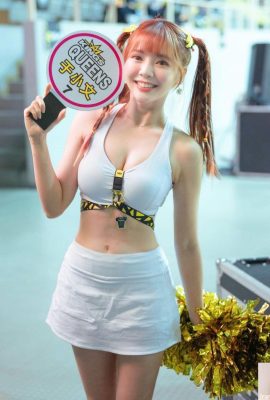 Cheerleader ကောင်မလေး “ Yu Xiaowen”  က သူမရဲ့ sexy side ရင်သားအကွေးအကွေးတွေကို ပြသပြီး ဆွဲဆောင်မှုအားကောင်းတဲ့ ဆွဲဆောင်မှုရှိတဲ့ (10P)
