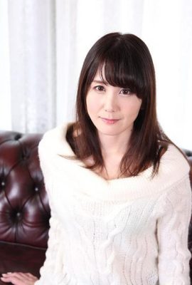 Yuna Sasaki သည် လှပသော ရင့်ကျက်သော အမျိုးသမီးတစ်ဦးနှင့် အပန်းဖြေရင်း လိင်ဆက်ဆံခြင်း (22P)