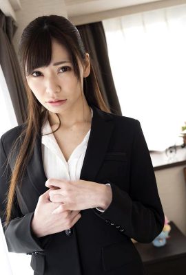(Amuro Nana) သည် လှပပြီး အရည်အချင်းရှိသော အမျိုးသမီး အတွင်းဝန်များကို နှစ်သက်သည် (21P)