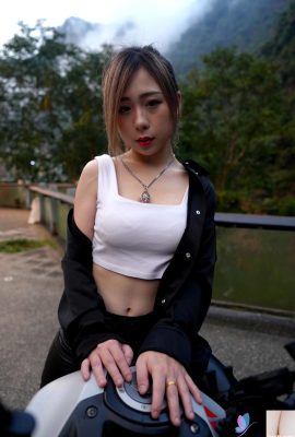 D (Lin Siyu) နဲ့ သူ့ကောင်မလေး အပြင်ထွက်ပြီး လိင်ဆက်ဆံဖို့ အခန်းဖွင့် (15P)