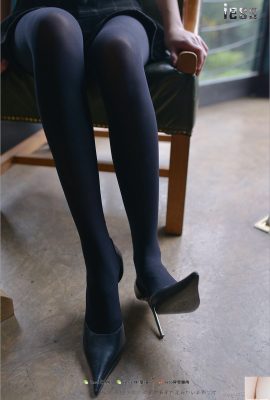 (IESS) 2018.02.02 Silk Foot Bento 195: Ruoqi “ 50D အနက်ရောင် ပိုးသားထူထူနှင့် စူပါချွန်ချွန်မြင့်ဖိနပ်”  (99P)