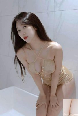 ရေချိုးခန်းထဲမှာ စိုစွတ်ပြီး ဆွဲဆောင်မှုရှိတဲ့ ကိုရီးယားအလှမယ် Shanny (32P)