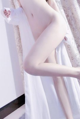 Loli Xiao Qi – ဒီနေ့ ဘောင်းဘီမဝတ်ဘူး (12P)