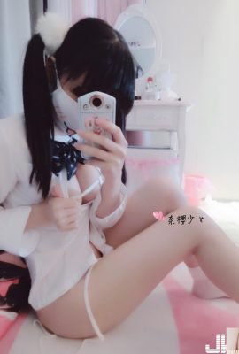 (အင်တာနက် နာမည်ကြီး) Xiao Nai Sakura (Nai Sakura Girl) @Strawberry Panties (22P) ကို ကိုက်စားပါ