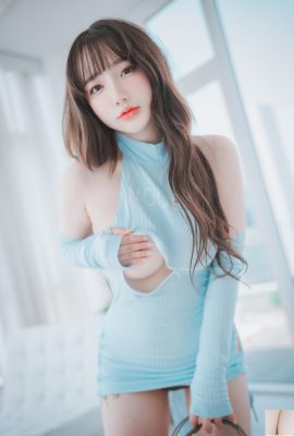 (Son Yeeun) ငါ့ရင်ဘတ်ပေါ်ရှိ ကတုတ်ကျင်းသည် အောက်ခြေမရှိ… ပုံသဏ္ဍာန်သည် အံ့သြဖွယ်ကောင်းသည် (41P)