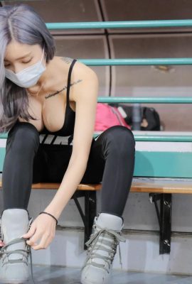 ချစ်စရာ နတ်သမီး “ Huang Yuwen”  သည် အတွင်းခံဘောင်းဘီကို ချွတ်လိုက်ပြီး မက်မွန်ရောင်ဖြင့် ဆွဲဆောင်မှု ရှိနေသည် (29P)