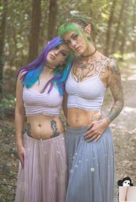 (Suicide Girls) ဖေဖော်ဝါရီ 25 ရက်၊ 2024 – Grinnie + Tishroom – ဒဏ္ဍာရီပုံပြင်၏ပျောက်ဆုံးနေသောစာမျက်နှာများ (60P)