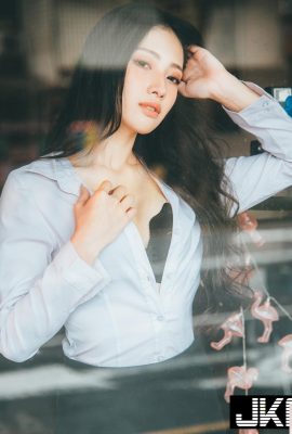 လှပသော မိန်းကလေး Xia Muguang သည် အနိမ့်ပိုင်းဖြင့် sexy ကျသော ဆယ်လ်ဖီကို ရိုက်သည်… သူမ၏ ရုပ်ရည်ကို ပြသနေသည် ။  (29P)
