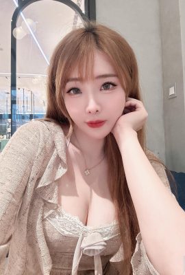 ရင်သားလှလှ hottie “ Zhang Xiaorou”  သည် နူးညံ့သိမ်မွေ့သော မျက်နှာနှင့် ပြီးပြည့်စုံသော ခန္ဓာကိုယ်ရှိပြီး မရေမတွက်နိုင်သော ပရိသတ်များကို ဆွဲဆောင်နိုင်သည် (10P)