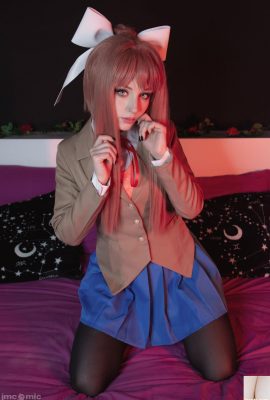 ShiroKitsune – Monika (125P)