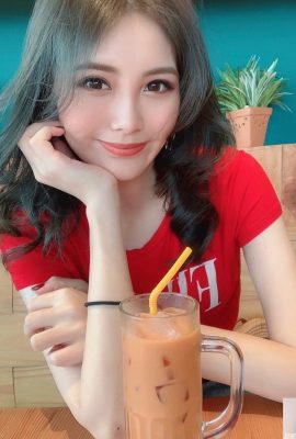 Kimmy သည် ဟောင်ကောင်တွင်နေထိုင်သော ထိုင်ဝမ်မိန်းကလေးဖြစ်သည်။