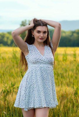 (Femjoy) သြဂုတ် 17၊ 2024 – Julia K – In The Field (80P)