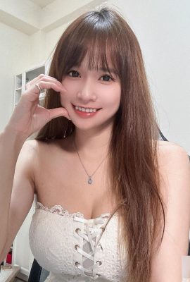 “ Niu Niu Girl”  သည် သူမ၏ ရင်သားများကို တင်းတင်းကြပ်ကြပ် ဆုပ်ကိုင်ထားသောကြောင့် သူမသည် အလွန်စိတ်လှုပ်ရှားသွားကာ မျက်ရည်များဝဲကာ နှလုံးခုန်မြန်လာသည် (10P)