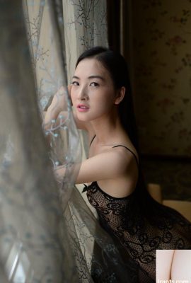 (Sexy Chinese model) Elegant Chinese model Lin Meimei ၏ sexy black ခြေအိတ်ထိပ်