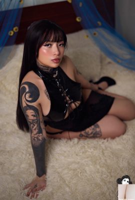 (Suicide Girls) အောက်တိုဘာ 20 ရက်၊ 2024 – Emelody – ခေါင်းစဉ်မဲ့ (49P)