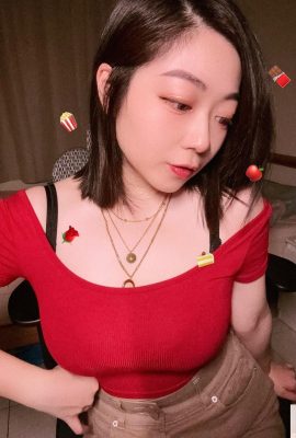 Deep V cleavage “ Sophie”  ၏ ပြီးပြည့်စုံသော ရင်သားကွေးကောက်သည် ဆွဲဆောင်မှုရှိပြီး (17P)