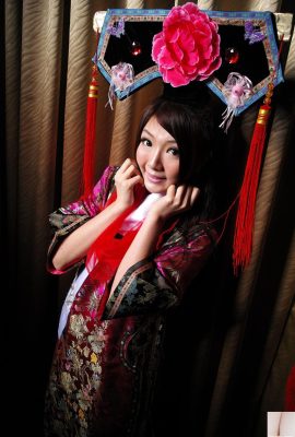 Winnie Xioxue နှင့် Xioyu “ မင်းသမီး Zhen Huan”  အတွက်နှစ်သစ်ကူးနှုတ်ဆက်ခြင်း “ (59p)