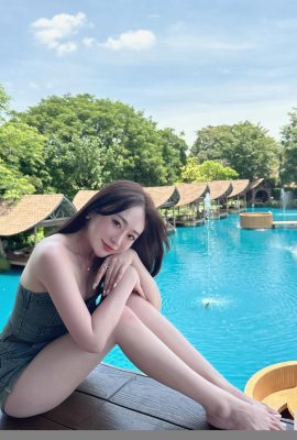 “ Xinyu”  ကိုပြုံးပြခြင်း၏ပြီးပြည့်စုံသောကွေးနှင့်အပြုံးသည်သတိလစ်နှိပ်ခြင်း (20p)