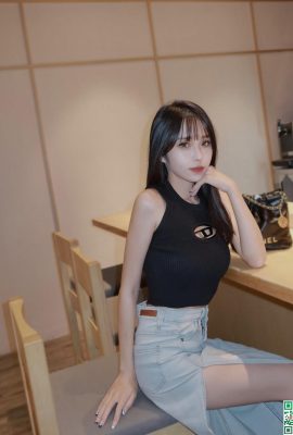 “ Li Xin”  အပြည့်အ 0 ရင်သားများသည်သူတို့၏ဆွဲဆောင်မှုရှိသောခြေထောက်များကိုဖုံးကွယ်။ မရပါ (25p)
