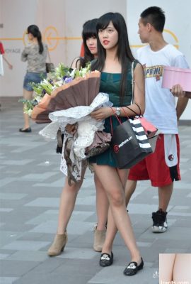 (အွန်လိုင်းစုဆောင်းခြင်း) မျက်လုံးများဖမ်းမိသောခြေအိတ်များဖြင့်လှပသောအမျိုးသမီးများ၏ street photraphy 1 (70p)