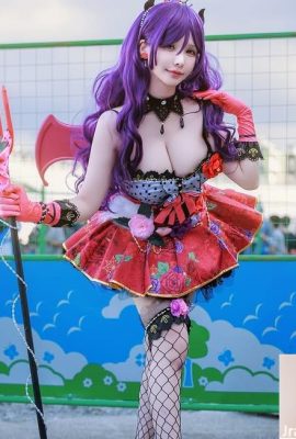 Coser “ မှော်ပန်းပွင့်”  သည်အဖြူ, နူးညံ့သောနှင့်ပါးလွှာသောခြေထောက်များကိုဖော်ပြသည် (10p)