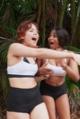 ဂျိမ်းစ်ကောင်းကင်တမန်ဖြစ်သည့်ဂျိမ်းစ်အိန်ဂျယ်ကိုသရုပ်ဆောင်ထားသည့် “ လက်တွေ့ဘုရင်”