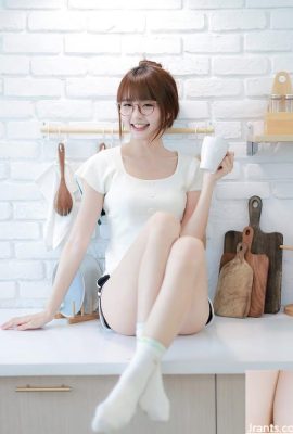 sexy? (Miang'i Ge'er ၏စတော့ရှယ်ယာများသည်သွေးဆောင်မှုနှင့်ပြည့်နှက်နေပြီးအဝတ်အစားများနှင့်ပြည့်စုံခြင်းတို့ဖြစ်သည်။