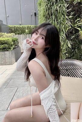 လှပသောမိန်းကလေး “ lili”  သည်အလွန်ဆွဲဆောင်မှုရှိသောချစ်စရာကောင်းပြီးချိုသောအပြုံးရှိသည်။ ခန္ဓာကိုယ်သည်အံ့သွဖွယ်ကောင်းသည် (10p)