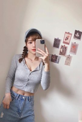 “ Qiu Han”  ရည်းစားပါသောမိန်းကလေးသည်ချစ်သူနှင့်မိန်းကလေးတစ်ယောက်တွင်လူများကိုချက်ချင်းချစ်မြတ်နိုးသည်။ (10p)