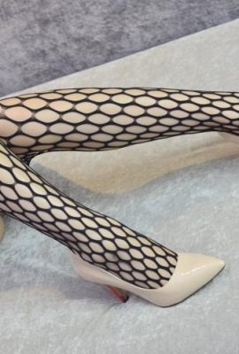 (Legku Photo) အမှတ်အသားပြုထားသောမိန်းကလေးများနှင့်အတူရှည်လျားသောခြေထောက်များကိုကွက်ကွက်ကွင်းကွင်းကွင်း (34p)