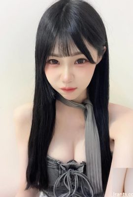 Sexy Little Demon “ ညီအစ်မလင်း”  သည်အလွန်စုံစမ်းသွေးဆောင်ခြင်း (10p)