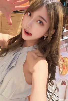 ) လှပသောနတ်ဘုရားမ “ lynnlynn”  သည်အရူးပုံရှိသည်။ (10p)