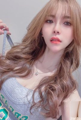 Sexy Little Devil “ Katie Xuan”  သည်အလွန်အမင်းဖမ်းမိသောရင်သားကင်ဆာပုံသဏ္ဌာန်ရှိသည် (10p)