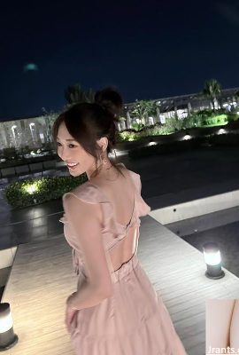 “ Xuanxuan Syuan”  သည်လူများအားမခံနိုင်အောင်ပြုလုပ်နိုင်သောပါးလွှာသောခါးနှင့်ရင်သားများဖြစ်သည် (10P)