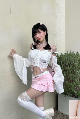 Sexy Beauty “ Qian Bao”  သည်အလွန်ဆိုးရှားလှသည် (12P)