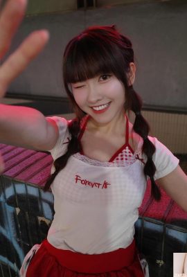 Little Horse Girl “ Dong AiYun”  ကိုလှောင်ပြောင်ကြည့်ရှုပါ။