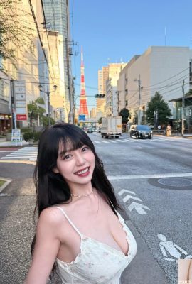 “ Huang Yuwen”  သည်ပြုံးရွှင်သောအပြုံးနှင့်နက်ရှိုင်းသော groove နှင့်လှပသောရင်သားများ (10p)