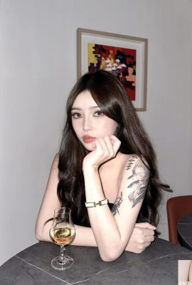 “ Wiwei”  ပတ်ပတ်လည်နှင့်နူးညံ့သောရင်သားရုတ်တရက်ပေါ်လာပြီးလျစ်လျူရှုမရနိုင်ပါ (10p)