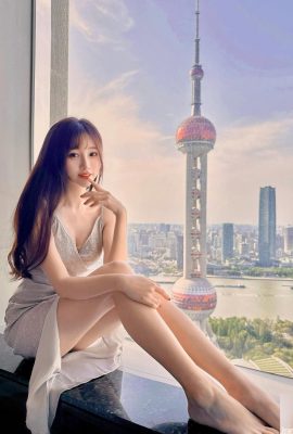 “ 77”  မာနထောင်လွှားသောအသွင်အပြင်သည်ပရိသတ်ကိုထိတ်လန့်စေပြီးမျက်လုံးအားလုံးကိုအံ့အားသင့်စေခဲ့သည် (10 နာရီ)