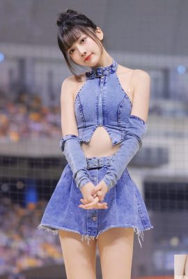 “ Yi Chen”  နက်ရှိုင်းသောမျက်လုံးများနှင့် sexy legy သည်သင်၏နှလုံးကိုသွေးဆောင်စေလိမ့်မည် (10p)