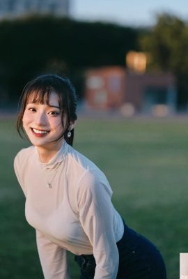 “ Little LoLor”  သည်အပြုံးနှင့်နတ်ဆိုးများကို (10 နာရီ) ရှိသည်။