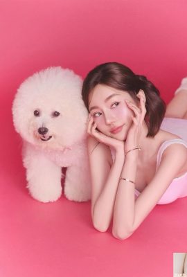 “ Yang Yingxin”  မှာတောက်ပပြီးချိုမြိန်သောအသွင်အပြင်ရှိပြီးသူမရဲ့ခန္ဓာကိုယ်အပေါ်မှာ exuding charm (10P)