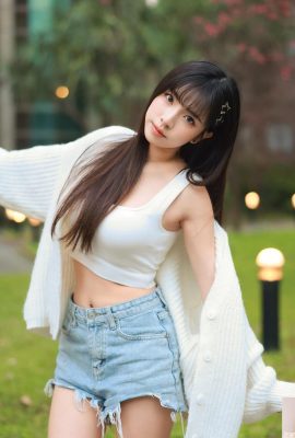 “ Zhou Yipan”  ၏အသွင်အပြင်သည်ချစ်ခြင်းမေတ္တာနှင့်ပြည့်နှက်နေသည်။ သူမ၏ခန္ဓာကိုယ်သည်စိတ်ဝင်စားဖွယ်ကောင်းသည် (10p)