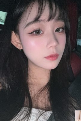 “ Yu Xi”  သည်နူးညံ့သိမ်မွေ့သောမျက်နှာ, ချိုသောနှင့်ချစ်စရာကောင်းသည့်မျက်နှာ (10p) ရှိသည်။