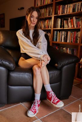 (WowGirls) သွဂုတ် 07, 2025 – Liz Ocean – Reading room Revieie (105p)