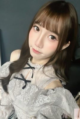 “ Sora”  စင်ကြယ်သောမျက်နှာနှင့် ecstatic ပုံ (10P) ကိုပြသထားတယ်