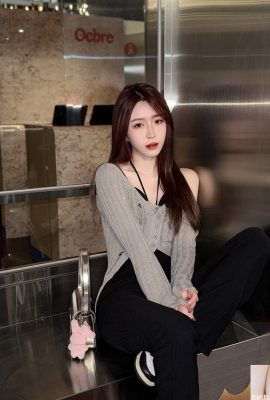 “ Zoe Royi”  သည်ပူပြီးစပ်။ ကောင်းသည်။ ကောင်းမွန်သောပုံနှင့်ကောင်းမွန်သောအသွင်အပြင်သည်စံသတ်မှတ်ချက် (10p)