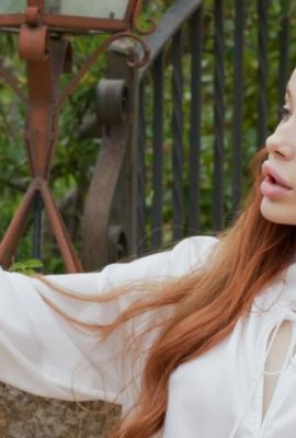 (WowGirls) သွဂုတ် 17, 2025 – Megan Murklovski – Selfies (61P)